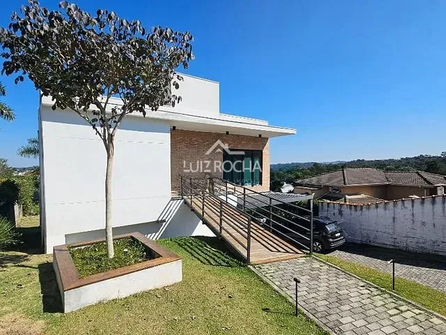 Casa com 674m² 3 quartos e 4 banheiros, à venda, no bairro Pousada dos Bandeirantes em Carapicuíba