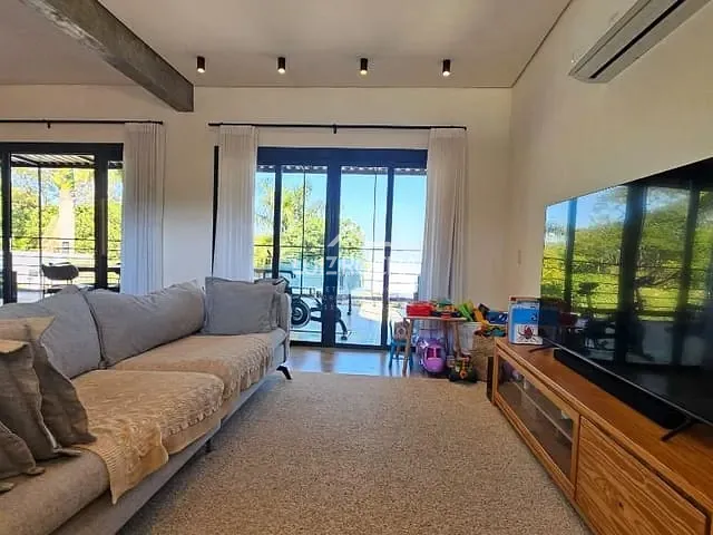 Casa com 674m² 3 quartos e 4 banheiros, à venda, no bairro Pousada dos Bandeirantes em Carapicuíba