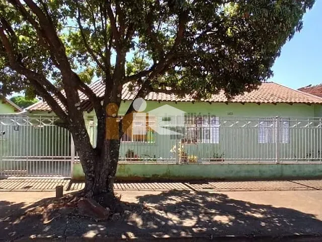 Casa com 600m² 3 quartos e 1 banheiro, à venda, no bairro Vila Oliveira em Rolândia