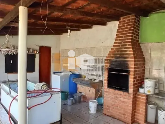 Casa com 600m² 3 quartos e 1 banheiro, à venda, no bairro Vila Oliveira em Rolândia