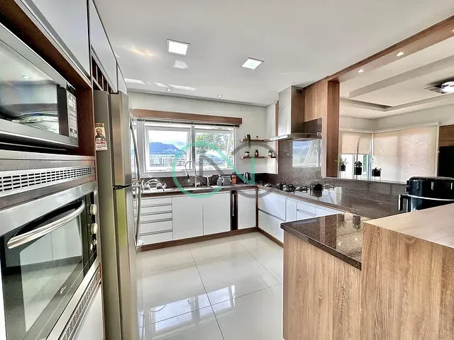 Casa com 443m² 4 quartos e 4 banheiros, à venda, no bairro Centro em Sapiranga