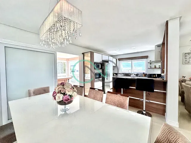 Casa com 443m² 4 quartos e 4 banheiros, à venda, no bairro Centro em Sapiranga