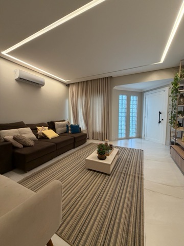 Casa com 261m² 4 quartos e 3 banheiros, à venda, no bairro Jardim em Nova Mutum