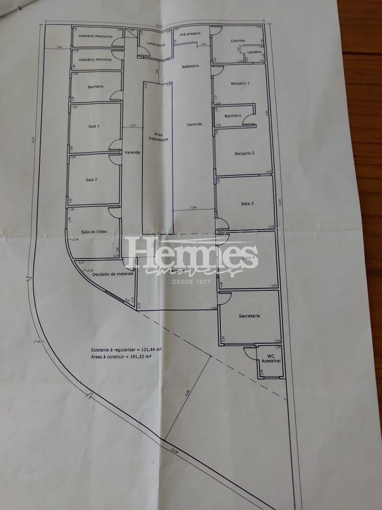 Casa à venda com 1 quarto, 299m² - Foto 4