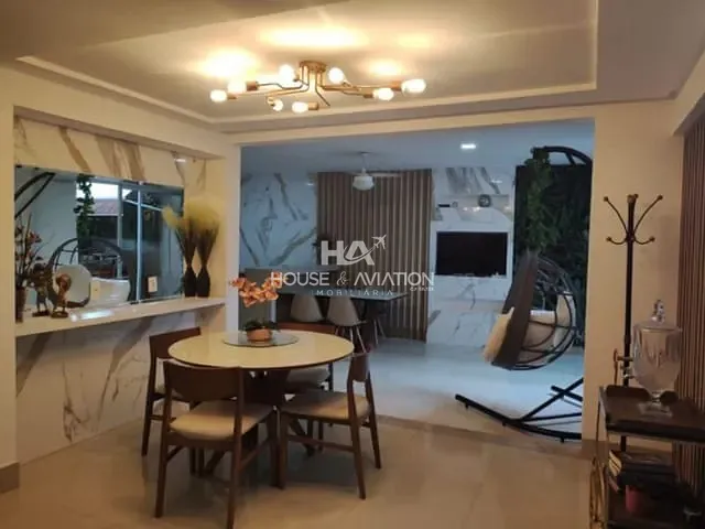 Casa com 245m² 3 quartos e 3 banheiros, à venda, no bairro Santa Genoveva em Goiânia
