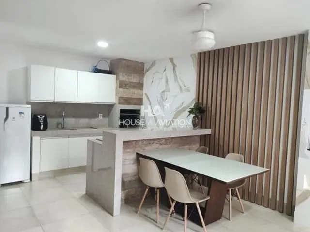 Casa com 245m² 3 quartos e 3 banheiros, à venda, no bairro Santa Genoveva em Goiânia