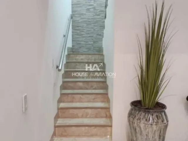 Casa com 245m² 3 quartos e 3 banheiros, à venda, no bairro Santa Genoveva em Goiânia