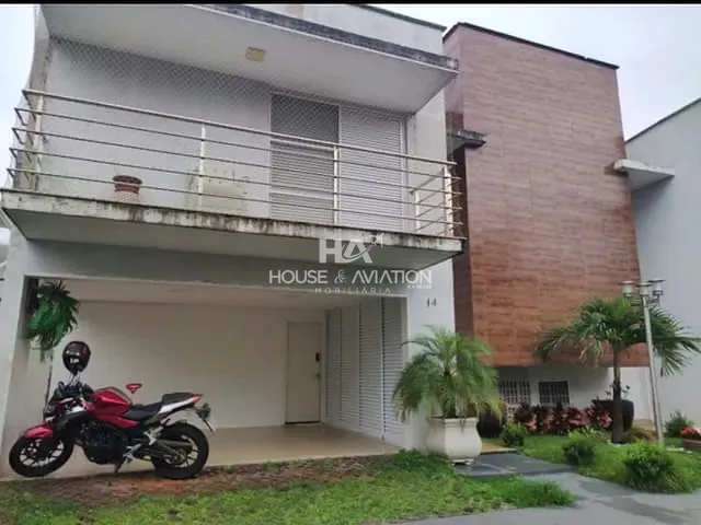 Casa com 245m² 3 quartos e 3 banheiros, à venda, no bairro Santa Genoveva em Goiânia