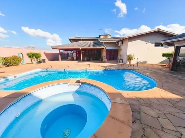 Casa com 1100m² 3 quartos e 5 banheiros, à venda, no bairro Condomínio Plazza Ville em Jaguariúna