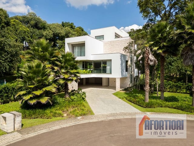 Casa com 1756m² 4 quartos e 5 banheiros, à venda, no bairro Campo Comprido em Curitiba