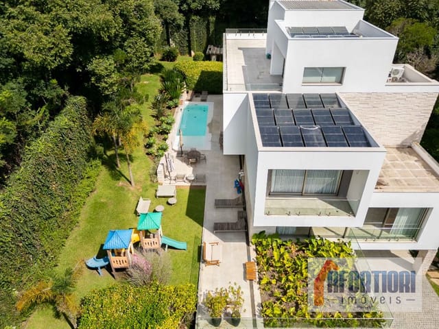 Casa com 1756m² 4 quartos e 5 banheiros, à venda, no bairro Campo Comprido em Curitiba