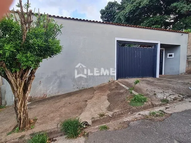 Casa com 360m² 3 quartos e 3 banheiros, à venda, no bairro Jardim José André de Lima em Mococa