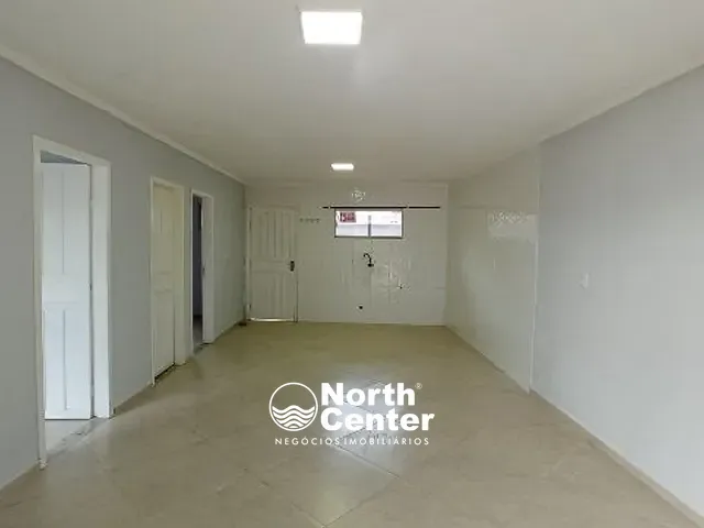 Casa 2 quartos e 2 banheiros, para alugar, no bairro Salinas em Balneário Barra do Sul