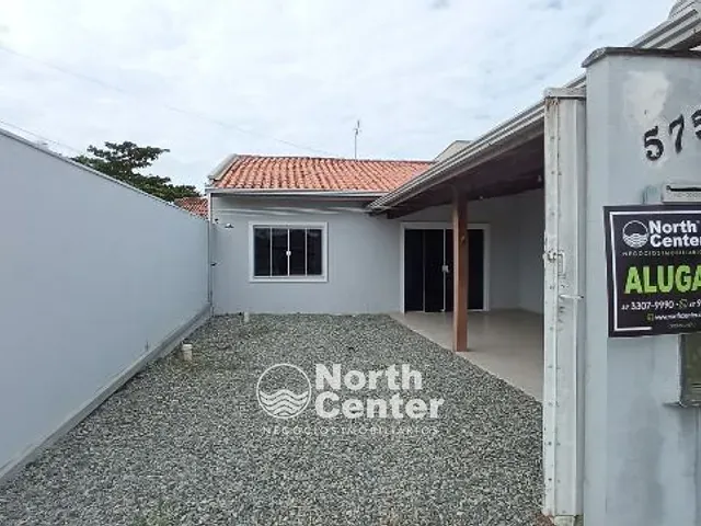 Casa 2 quartos e 2 banheiros, para alugar, no bairro Salinas em Balneário Barra do Sul