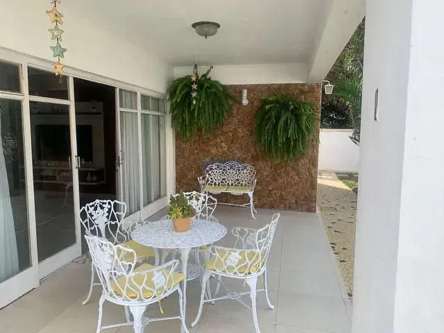 Casa com 750m² 4 quartos e 4 banheiros, à venda, no bairro Vila Maria em São José dos Campos