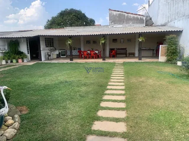 Casa com 750m² 4 quartos e 4 banheiros, à venda, no bairro Vila Maria em São José dos Campos