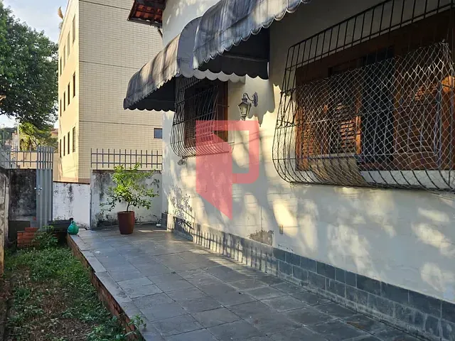 Casa 2 quartos e 3 banheiros, à venda, no bairro Caiçaras em Belo Horizonte