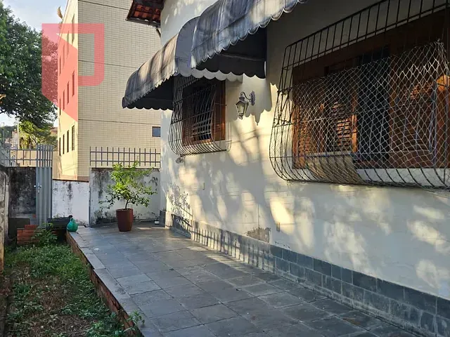 Casa 2 quartos e 3 banheiros, à venda, no bairro Caiçaras em Belo Horizonte