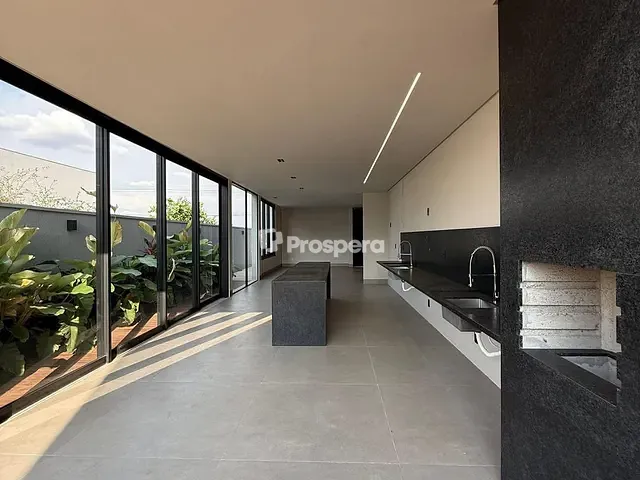 Casa com 389m² 4 quartos e 5 banheiros, à venda, no bairro Condomínio Terras Alpha Anápolis em Anápolis