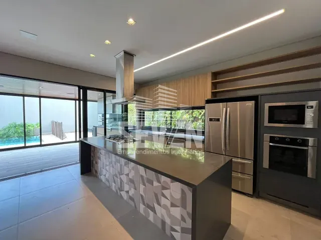 Casa com 450m² 3 quartos e 6 banheiros, à venda, no bairro Vila Aviação em Bauru