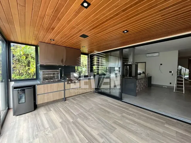 Casa com 450m² 3 quartos e 6 banheiros, à venda, no bairro Vila Aviação em Bauru
