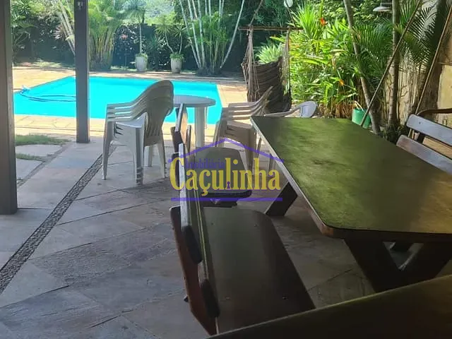 Casa com 1970m² 5 quartos e 2 banheiros, para alugar, no bairro Dorandia em Barra do Piraí