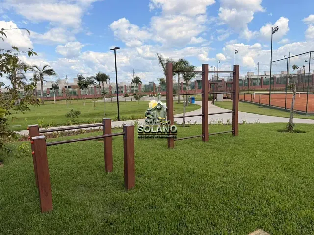 Casa com 255m² 4 quartos e 4 banheiros, para alugar, no bairro Residencial Jardins Lyon em Aparecida de Goiânia