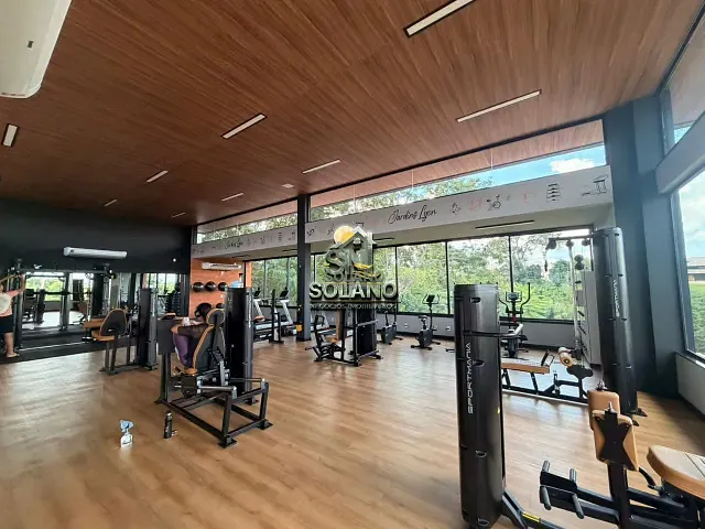 Casa com 255m² 4 quartos e 4 banheiros, para alugar, no bairro Residencial Jardins Lyon em Aparecida de Goiânia