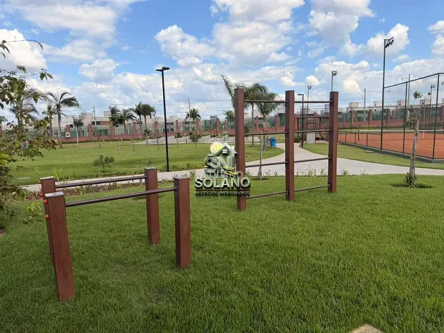 Casa com 255m² 4 quartos e 4 banheiros, para alugar, no bairro Residencial Jardins Lyon em Aparecida de Goiânia