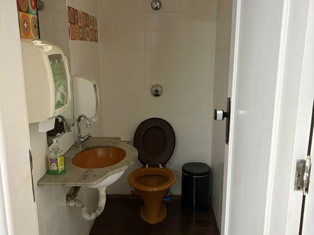 Casa com 525m², à venda, no bairro Centro em Londrina
