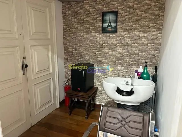 Casa com 525m², à venda, no bairro Centro em Londrina
