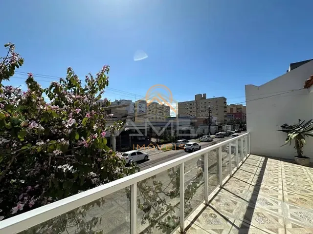 Casa com 400m² 4 quartos e 5 banheiros, à venda, no bairro Centro em Pelotas