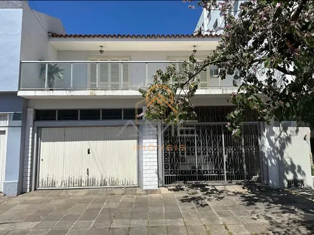 Casa com 400m² 4 quartos e 5 banheiros, à venda, no bairro Centro em Pelotas