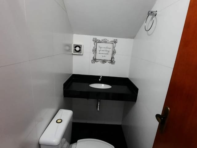 Casa com 130m² 3 quartos e 2 banheiros, à venda, no bairro Granja dos Cavaleiros em Macaé