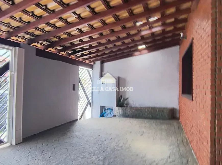 Casa à venda com 3 quartos, 130m² - Foto 2