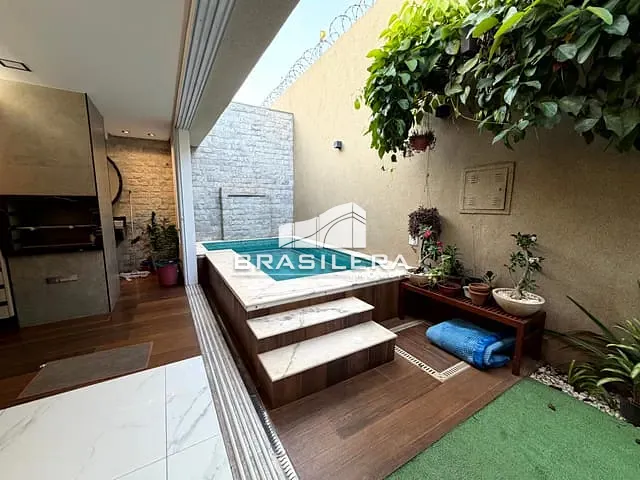 Casa 3 quartos e 5 banheiros, à venda, no bairro Parque Amazônia em Goiânia