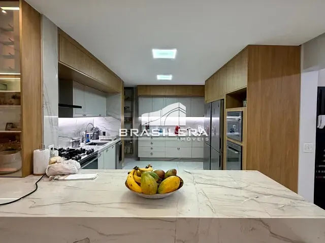 Casa 3 quartos e 5 banheiros, à venda, no bairro Parque Amazônia em Goiânia