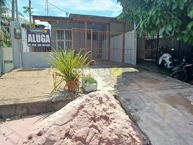 Casa com 168m² 3 quartos e 1 banheiro, para alugar, no bairro Caranazal em Santarém
