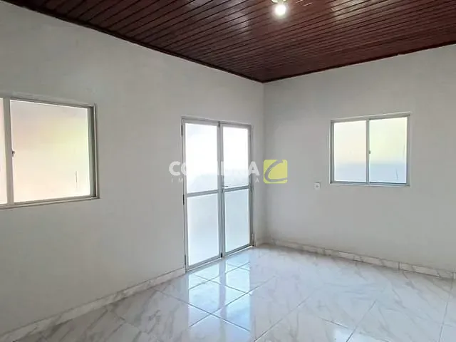 Casa com 168m² 3 quartos e 1 banheiro, para alugar, no bairro Caranazal em Santarém