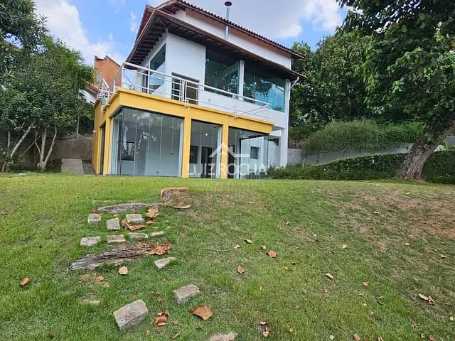 Casa com 950m² 3 quartos e 2 banheiros, à venda, no bairro Terras do Madeira em Carapicuíba