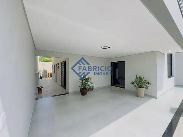Casa com 300m² 3 quartos e 2 banheiros, à venda, no bairro Marambaia em Vinhedo