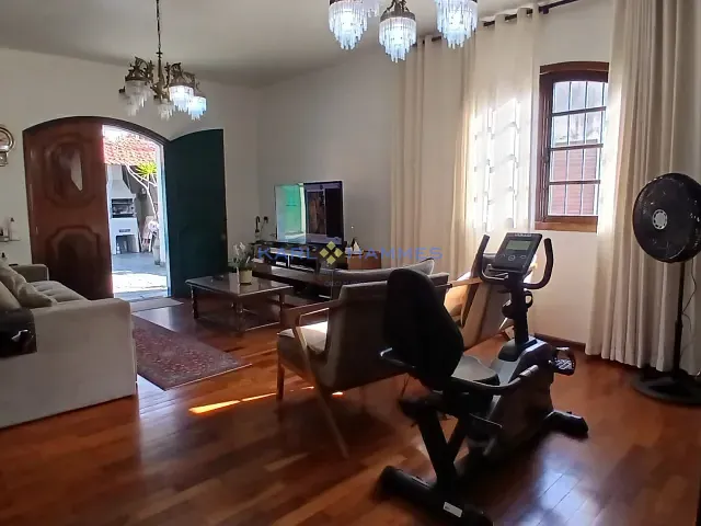 Casa 4 quartos e 4 banheiros, à venda, no bairro Cascatinha em Petrópolis