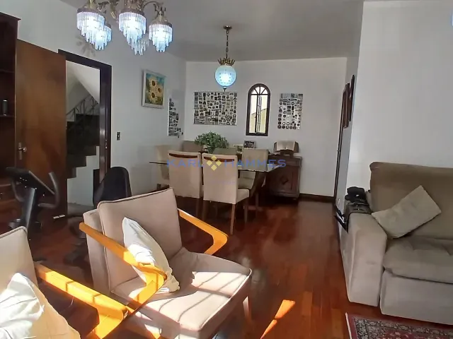 Casa 4 quartos e 4 banheiros, à venda, no bairro Cascatinha em Petrópolis