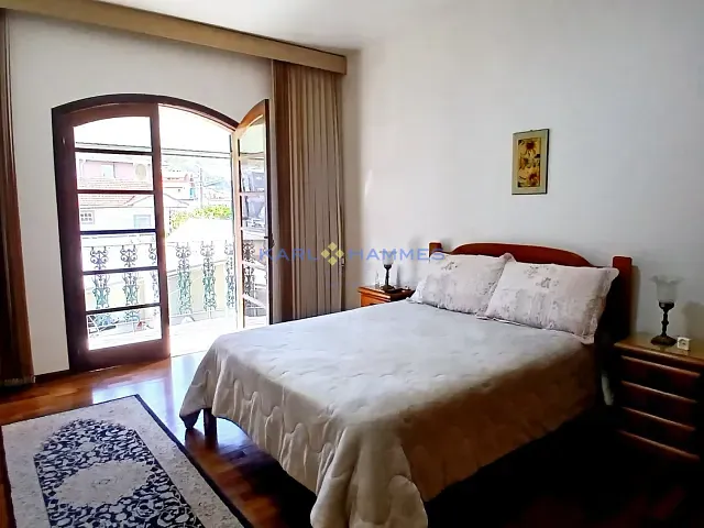 Casa 4 quartos e 4 banheiros, à venda, no bairro Cascatinha em Petrópolis