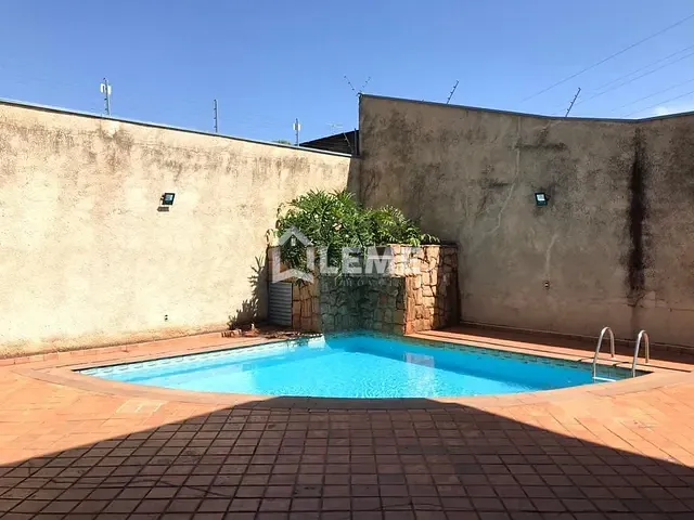 Casa com 784m² 3 quartos e 3 banheiros, à venda, no bairro Jardim Lavínia em Mococa
