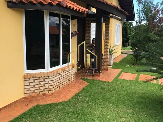 Casa com 450m² 2 quartos e 2 banheiros, à venda, no bairro Bom Clima em Chapada dos Guimarães