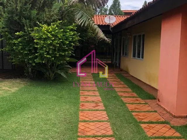 Casa com 450m² 2 quartos e 2 banheiros, à venda, no bairro Bom Clima em Chapada dos Guimarães