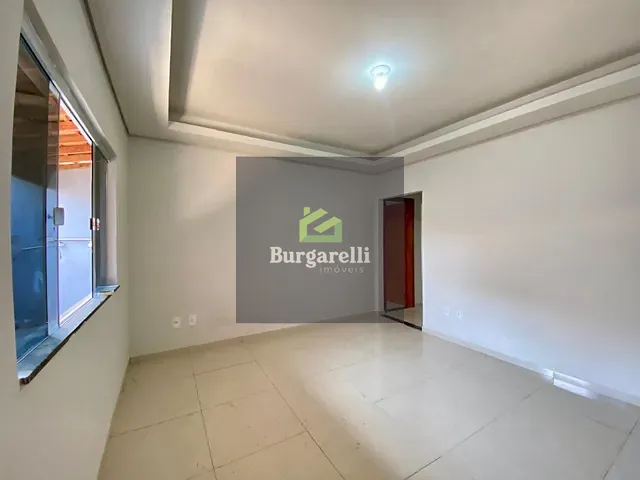 Casa com 200m² 3 quartos e 1 banheiro, à venda, no bairro Portal da Serra em Lavras