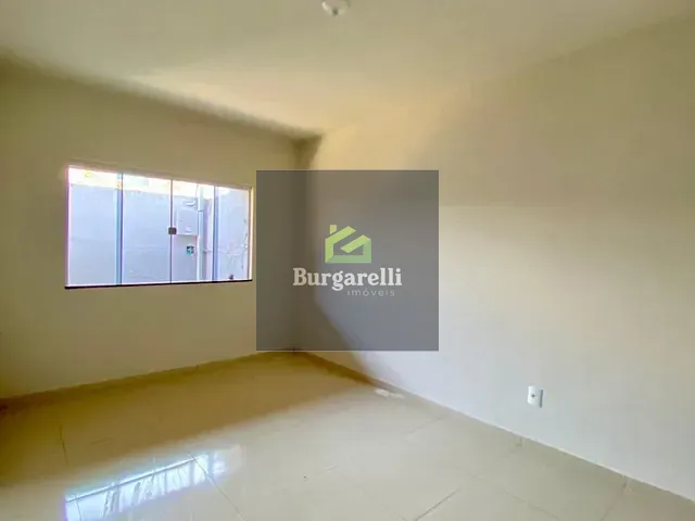 Casa com 200m² 3 quartos e 1 banheiro, à venda, no bairro Portal da Serra em Lavras