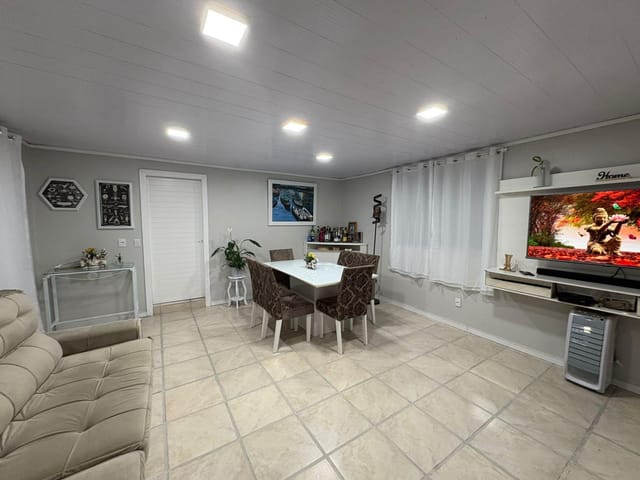 Casa com 371m² 2 quartos e 2 banheiros, à venda, no bairro Ingleses do Rio Vermelho em Florianópolis